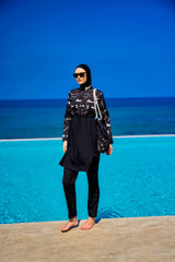 Burkini Modest Swimwear Set 4-Teilig Schwarz mit weißer Aufschrift "Riva Mera by Marina" R2501