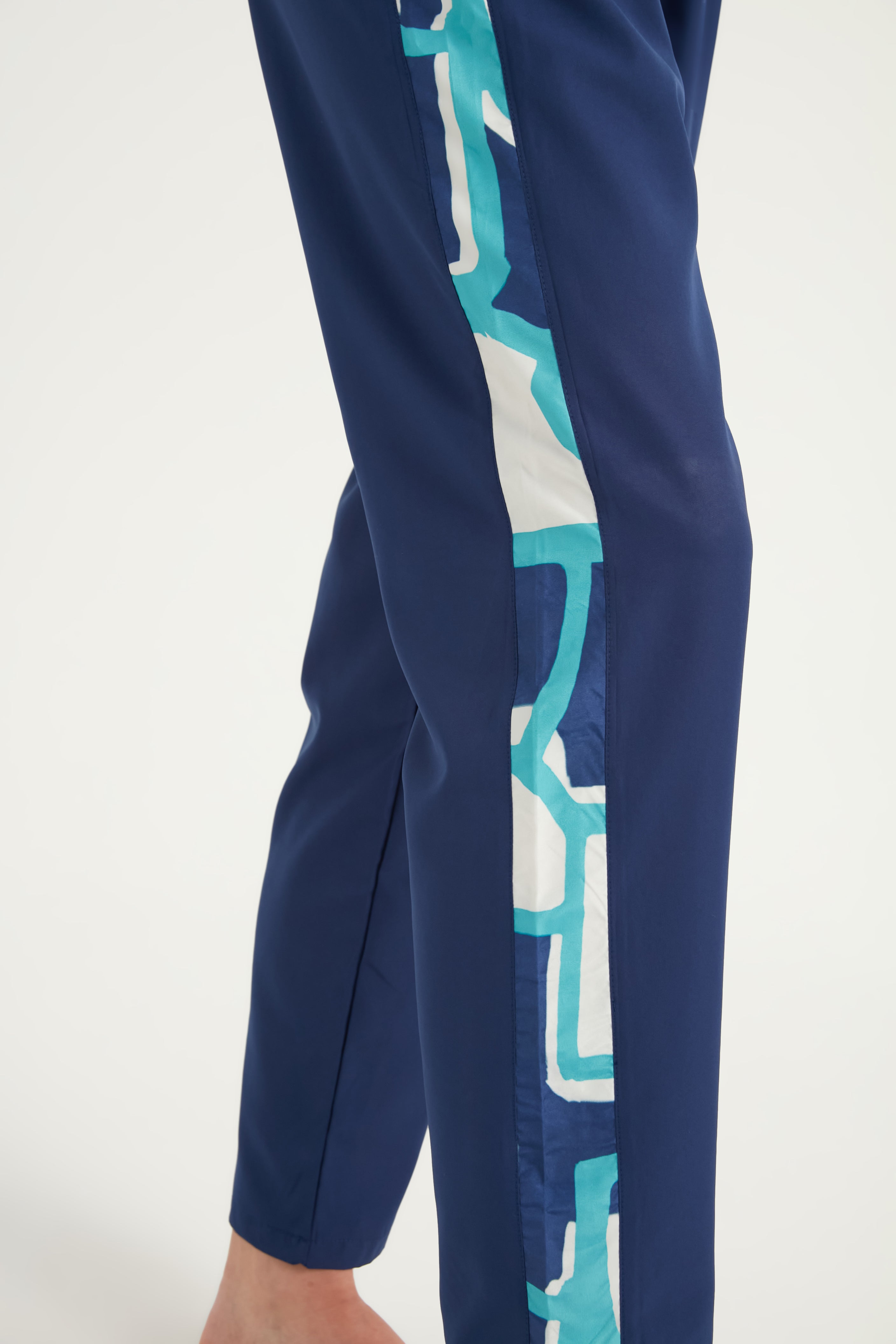  "Burkini Modest Swimwear Set mit blauen Motiven und marineblauer Schwimmhose - 4-teiliges muslimisches Badeanzug Set von Riva Mera by Marina