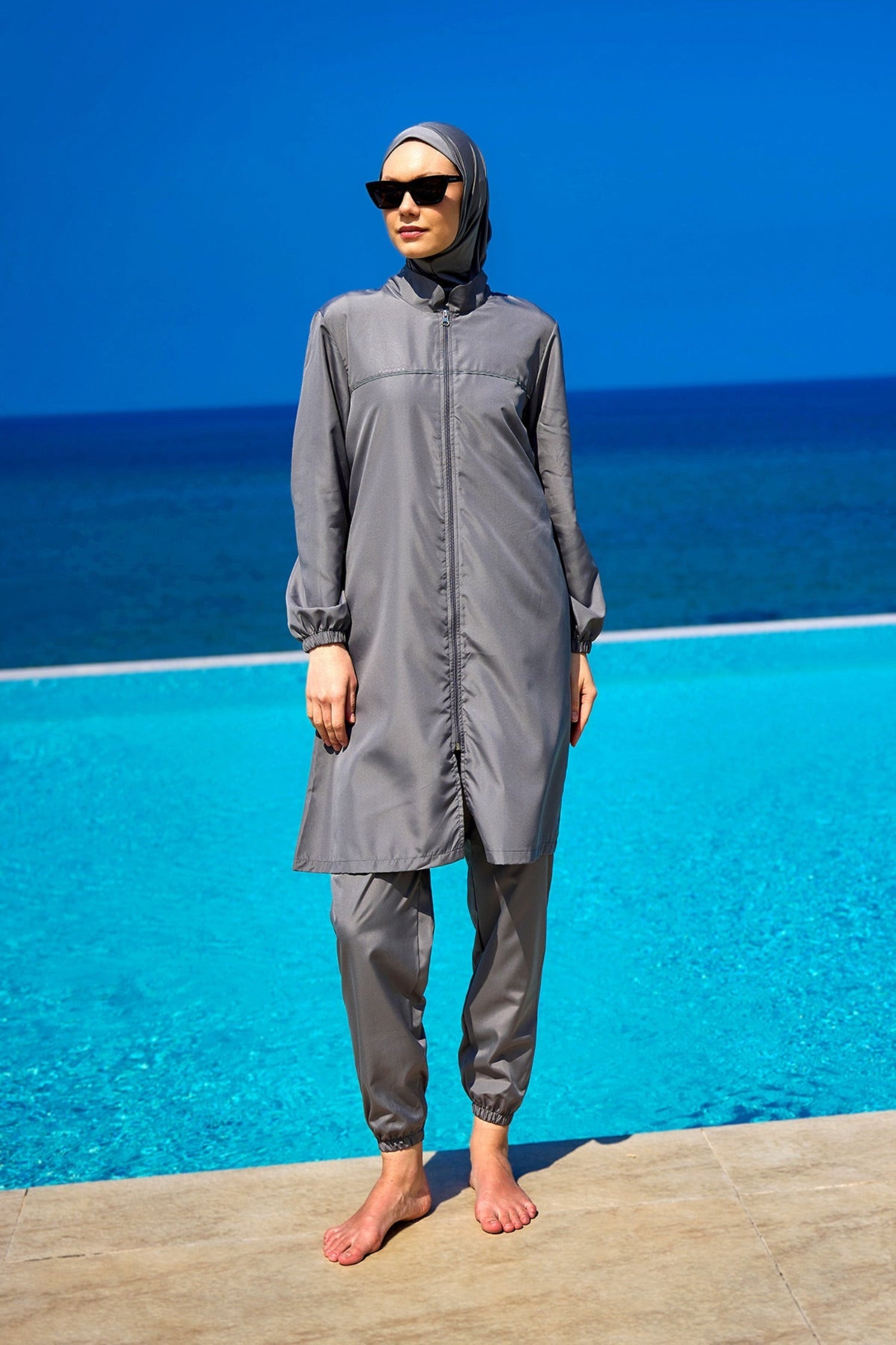 Burkini Modest Swimwear Set 3-Teilig in Schwarz von Andalus by Marina - Komplettansicht des muslimischen Badeanzugs mit Kopfbedeckung, Oberteil und Hose