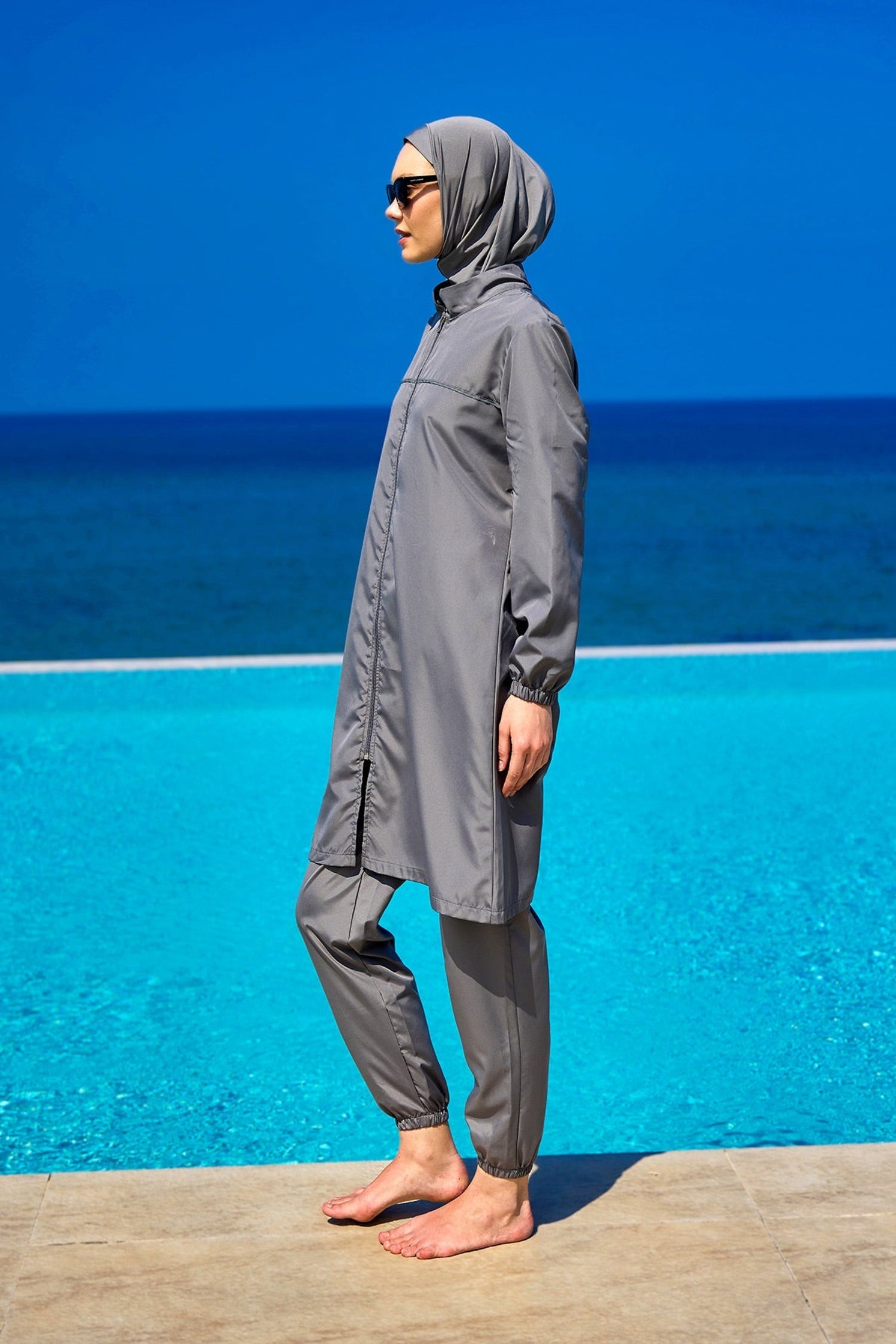 Burkini Modest Swimwear Set 3-Teilig in Schwarz von Andalus by Marina - Komplettansicht des muslimischen Badeanzugs mit Kopfbedeckung, Oberteil und Hose