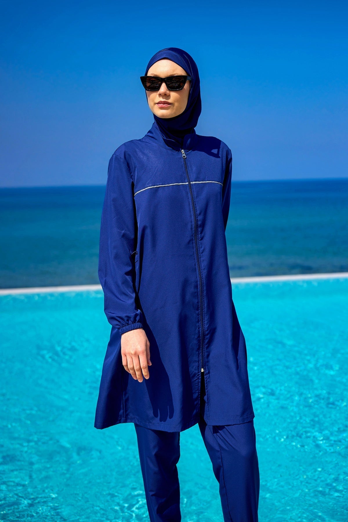 Burkini Modest Swimwear Set 3-Teilig in Marineblau von Andalus by Marina - Komplettansicht des muslimischen Badeanzugs mit Kopfbedeckung, Oberteil und Hose