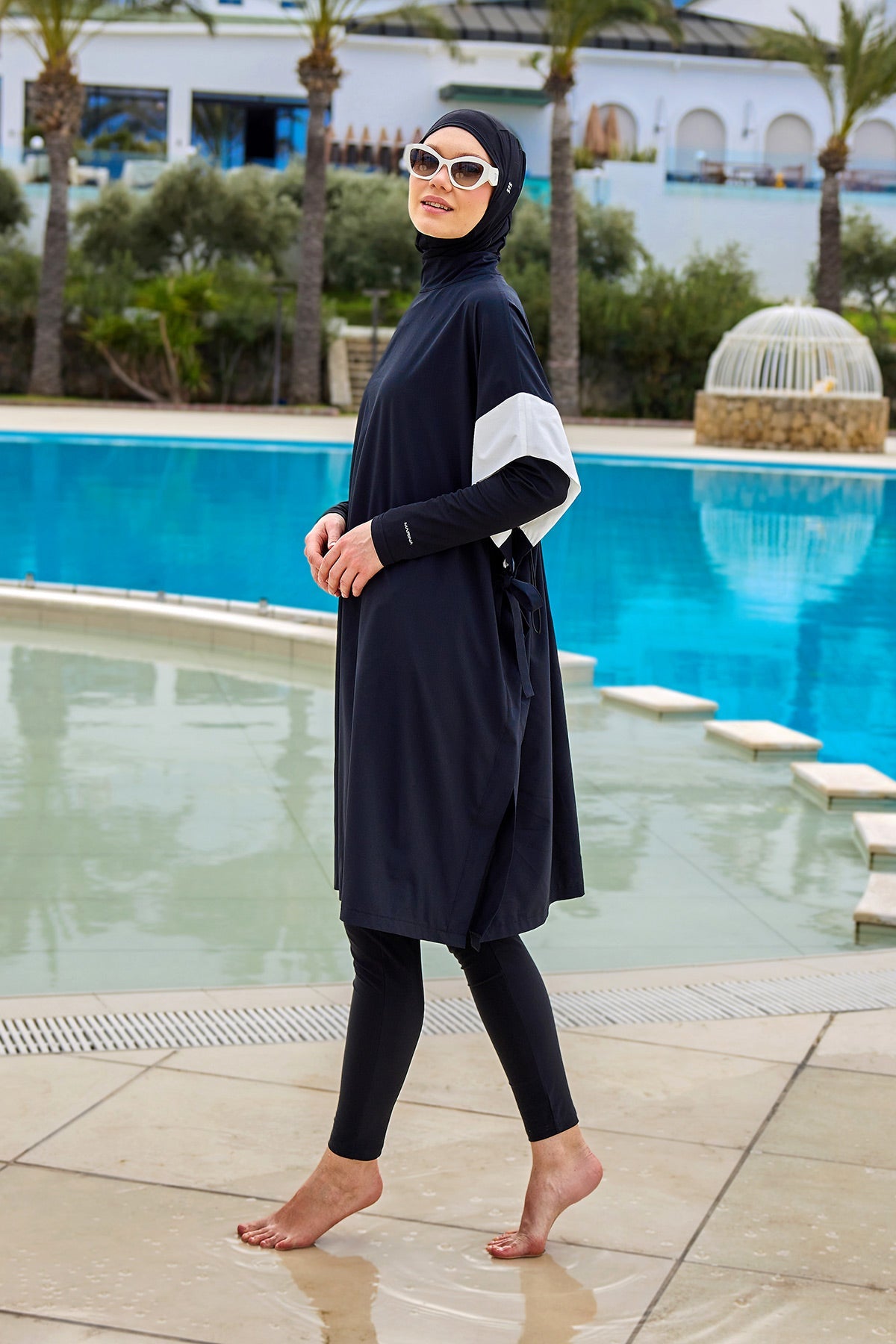 Burkini Modest Swimwear Set 4-Teilig Schwarz mit Weißen Ärmelakzenten "Marina" M2502