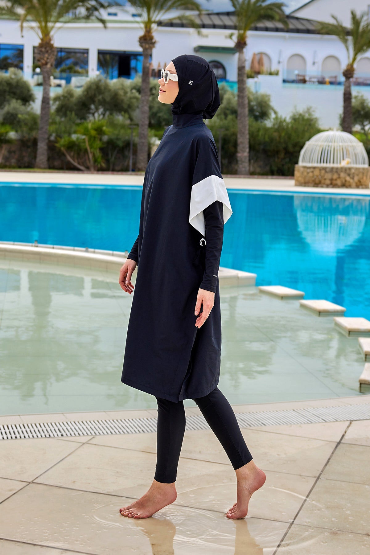Burkini Modest Swimwear Set 4-Teilig Schwarz mit Weißen Ärmelakzenten "Marina" M2502