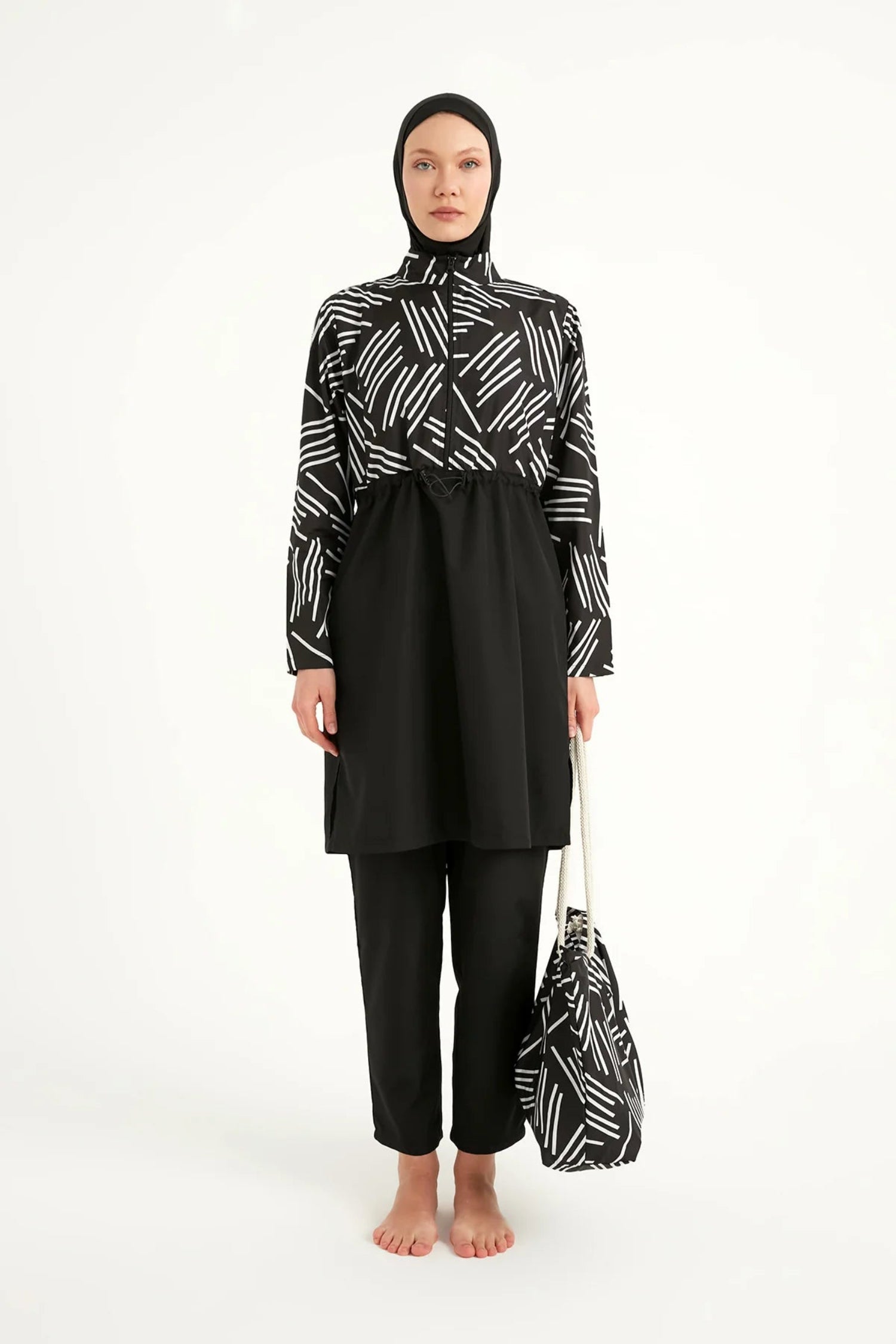Burkini Modest Swimwear Set schwarz mit weißen Streifen - 4-teiliges muslimisches Badeanzug Set von Riva Mera by Marina